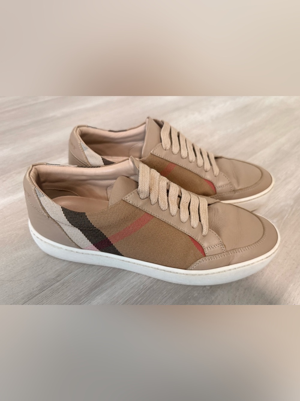 Burberry Vintage Check Low Top Sneakers Beige Leather Women’s US 7 / EU 37 - Picture 4 of 13